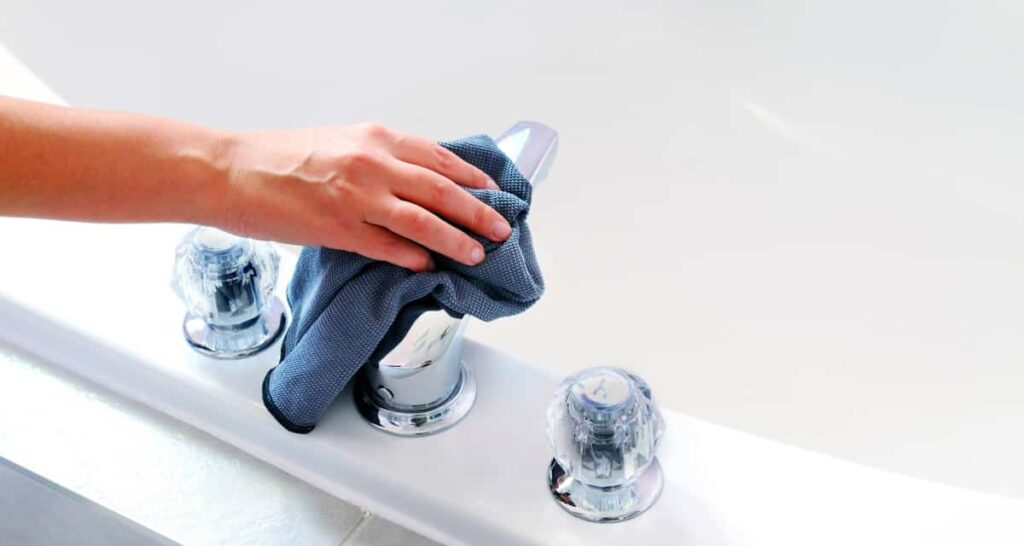 Eliminar las Manchas de Agua Dura