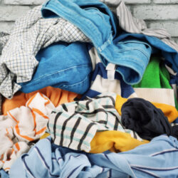 Clasificar la ropa la ropa sucia